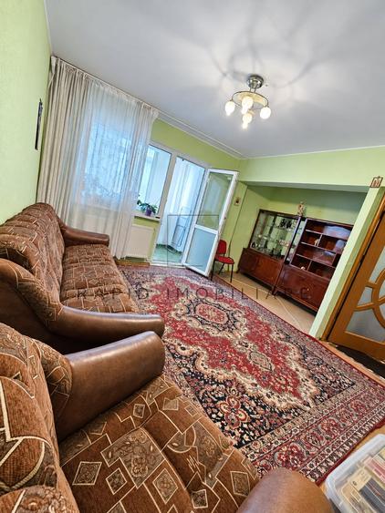 Apartament cu 3 camere în Micro 20