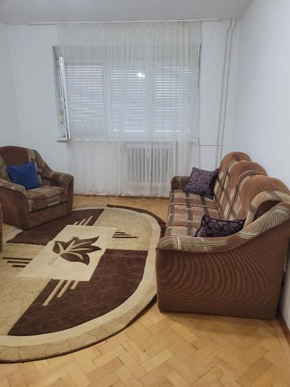 Apartament cu 2 camere semidecomandat, mobilat în Complex Studențesc