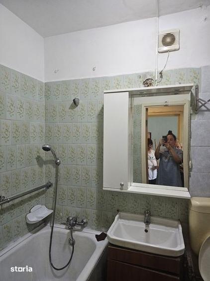 Inchiriez apartament 3 camere - 1