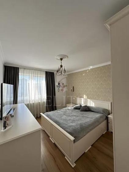 Apartament cu 3 camere semidecomandat, mobilat în Zorilor