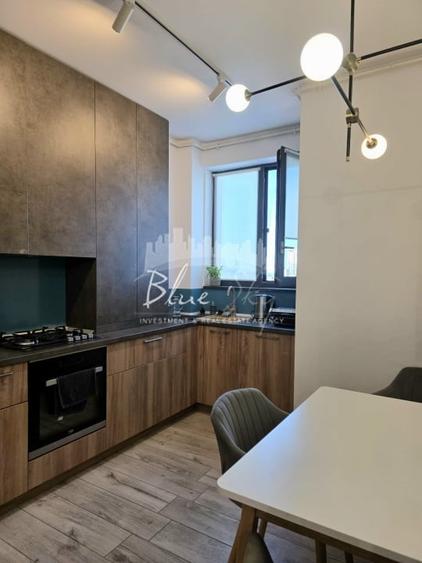 Apartament cu 2 camere decomandat, mobilat în Delfinariu