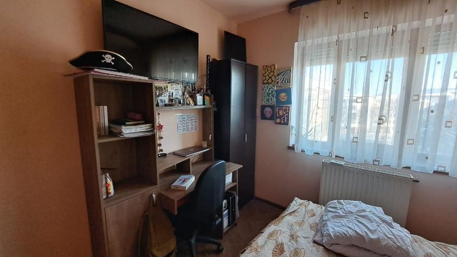 Apartament cu 2 camere semidecomandat, mobilat în Centrul Vechi