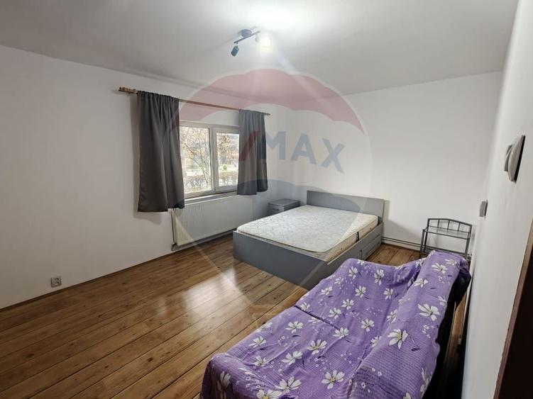 Apartament cu 3 camere decomandat, mobilat în Republicii