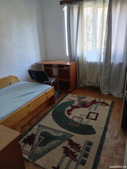 Apartament cu 3 camere decomandat în Exterior Vest
