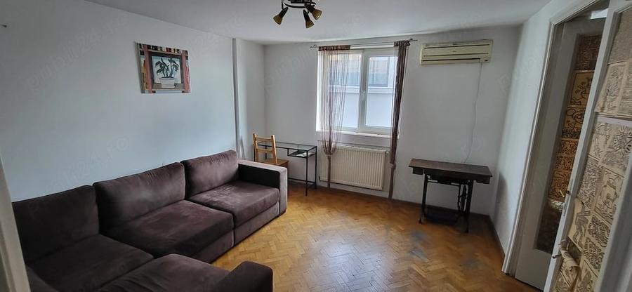 Apartament cu 3 camere semidecomandat în Ultracentral