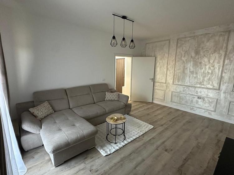 Apartament cu 2 camere decomandat în Giroc