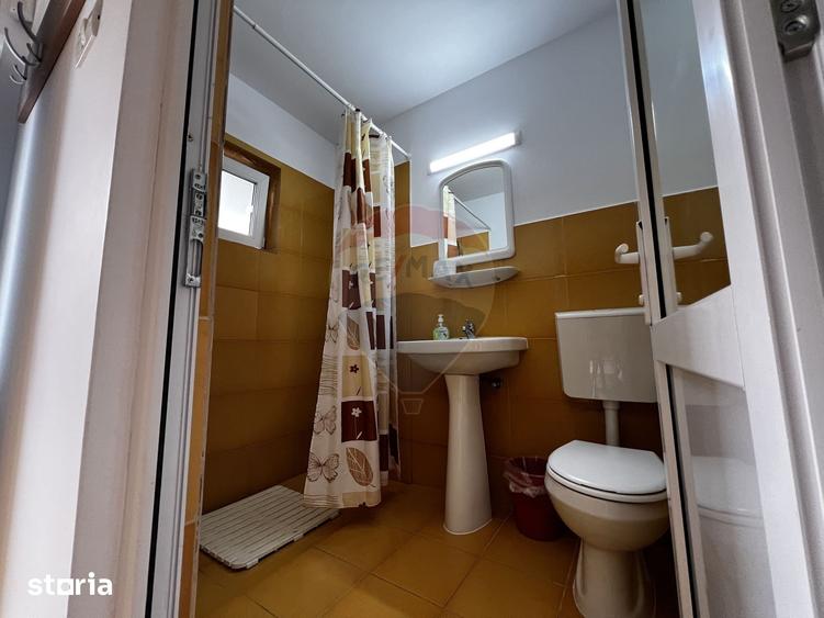 Casă cu 9 camere cu Teren 480 Mp în Limanu
