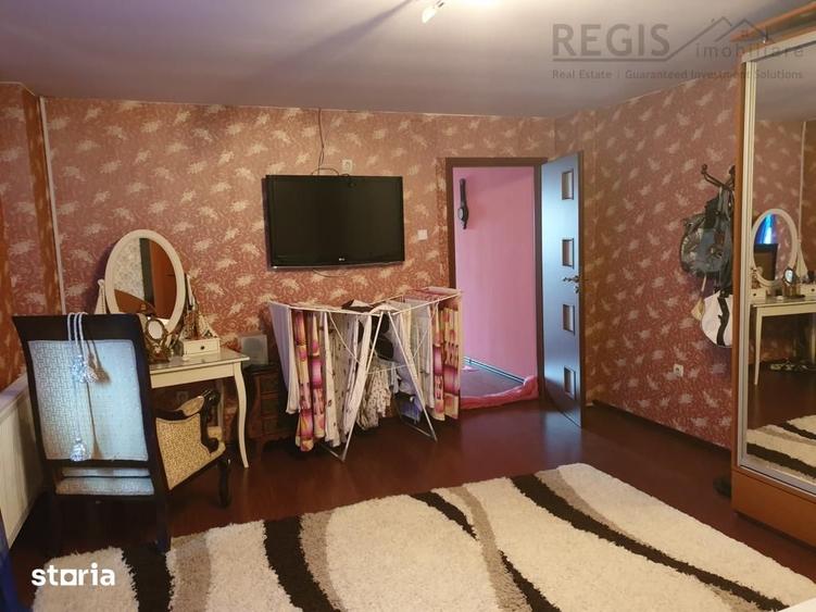 Casă cu 8 camere cu Teren 400 Mp în Central