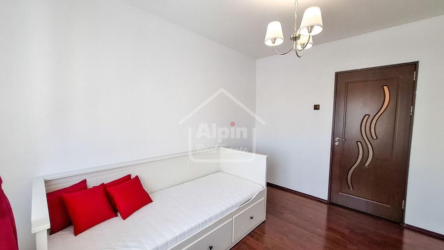Apartament cu 3 camere decomandat, mobilat în Aurel Vlaicu