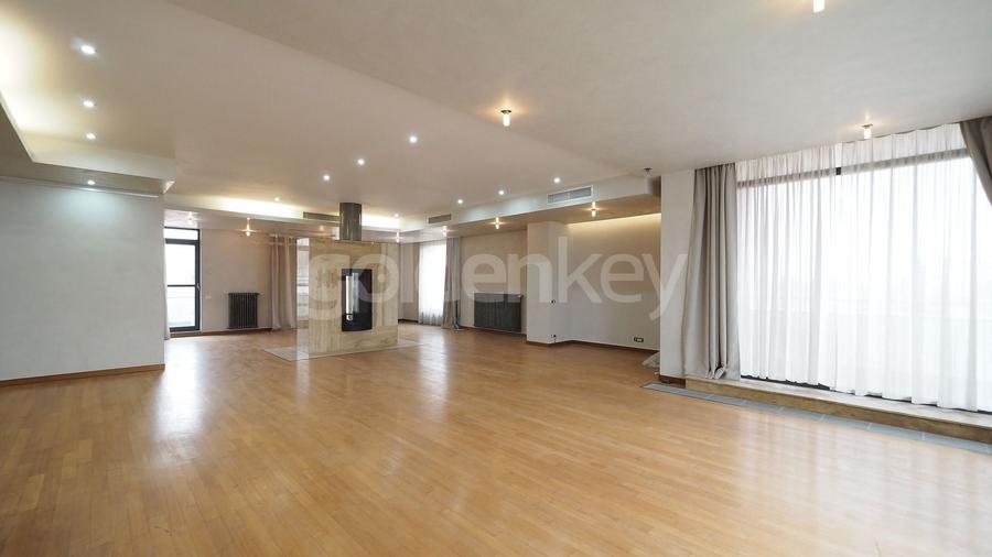Apartament cu 4 camere decomandat în Dorobanți