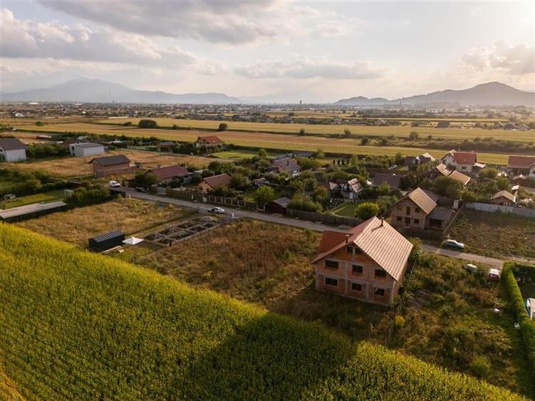 Teren Construcții intravilan de 500 mp, în Exterior Est