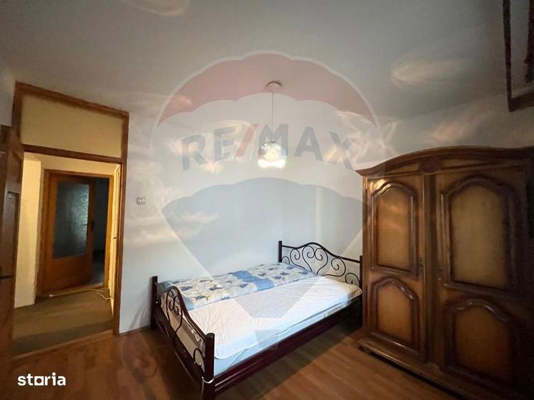 Apartament cu 3 camere, mobilat în Central