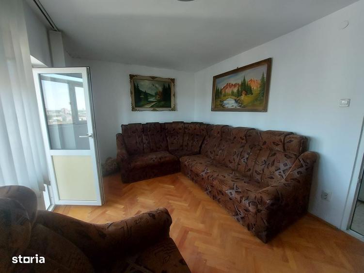 Apartament cu 3 camere decomandat în Micro 4