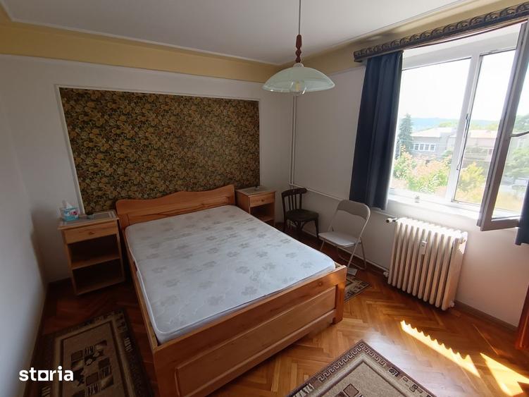 Apartament cu 2 camere semidecomandat, mobilat în Ultracentral