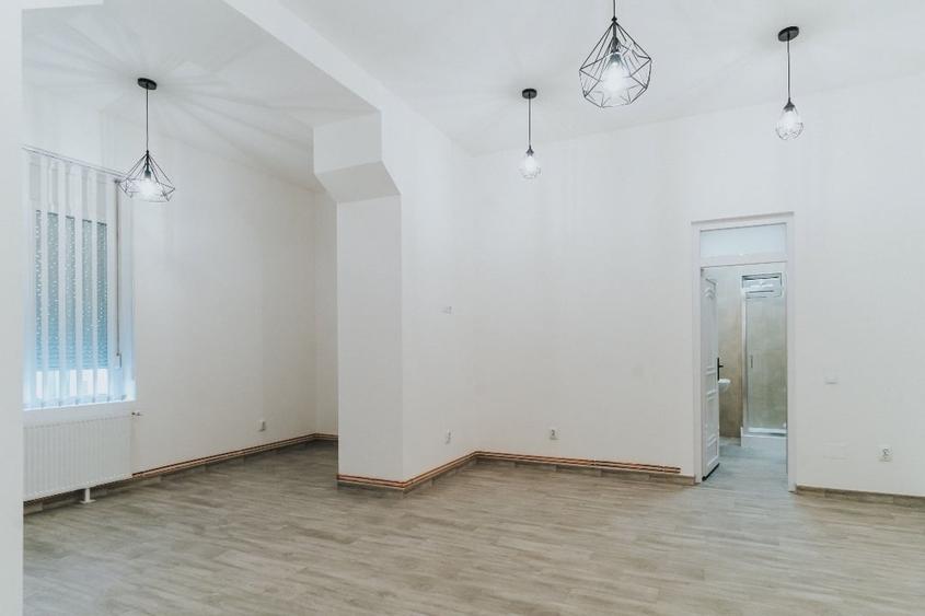 Birou, de 62 mp, în Ultracentral