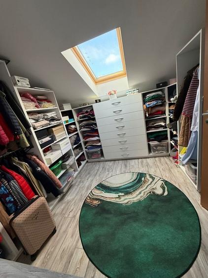 Apartament cu 3 camere decomandat în Exterior Vest