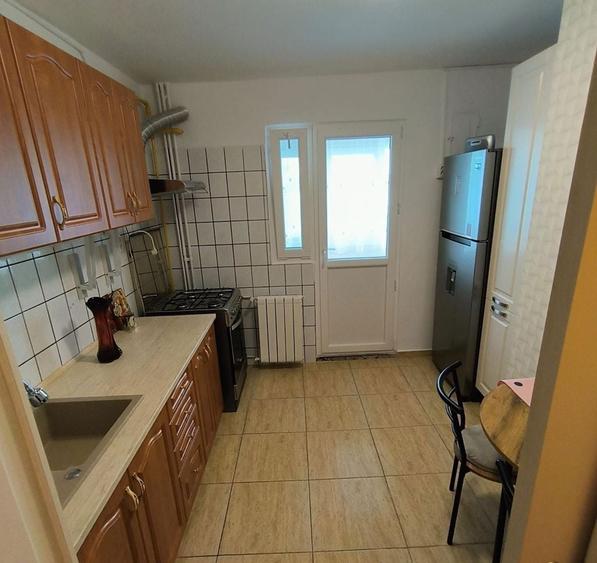 Apartament cu 2 camere decomandat, mobilat în Drumul Taberei
