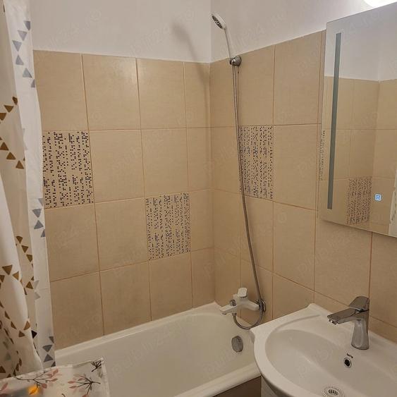 Garsonieră semidecomandată în Titan