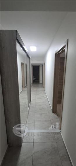 Apartament cu 3 camere decomandat în Bucium