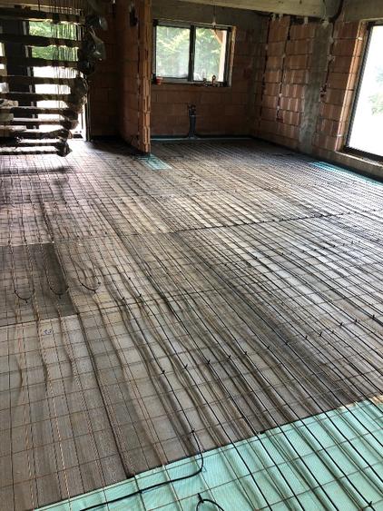 Casă individuală cu 4 camere cu Teren 4150 Mp în Cheile Râșnoavei
