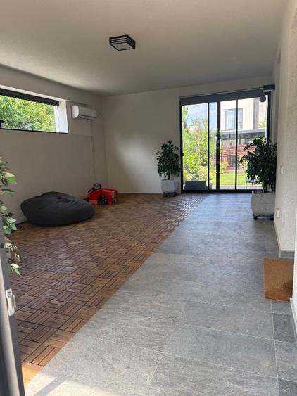 Casă cu 4 camere cu Canalizare în Central