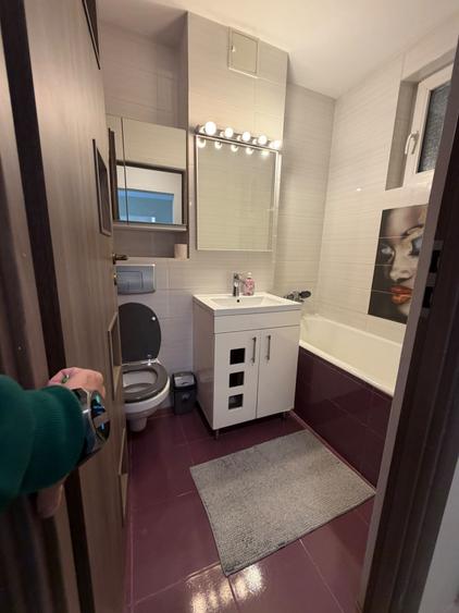 Apartament cu 2 camere semidecomandat în Baba Novac