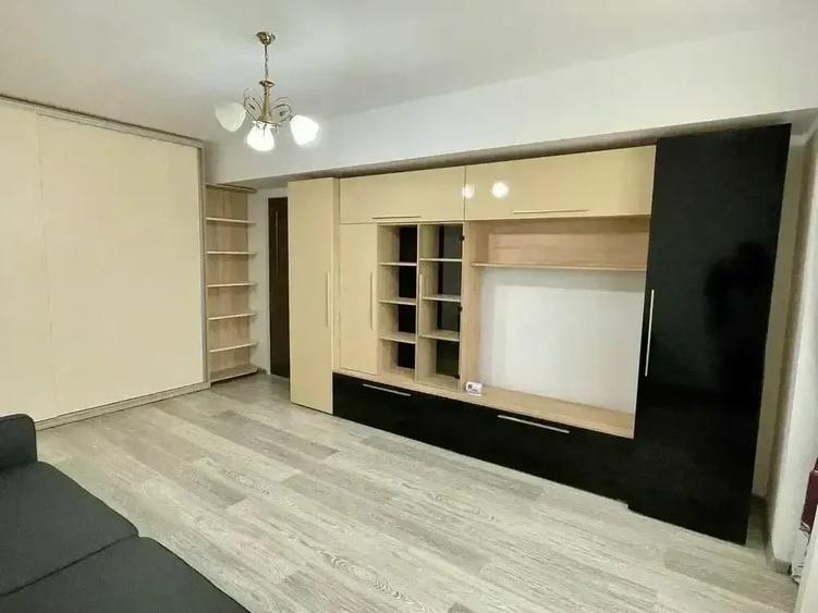 Apartament cu 2 camere semidecomandat în Cug