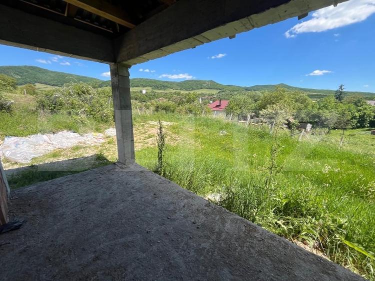 Casă individuală cu 4 camere cu Canalizare în Exterior Sud