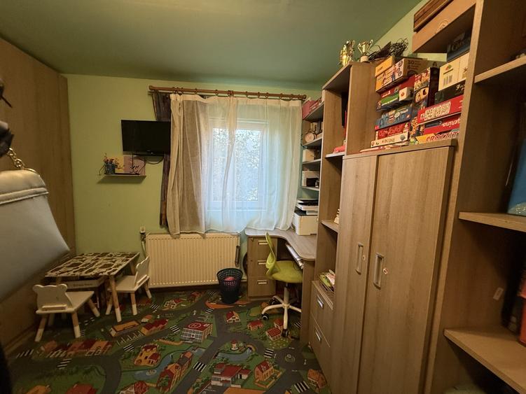 Apartament cu 3 camere, mobilat în Buziașului