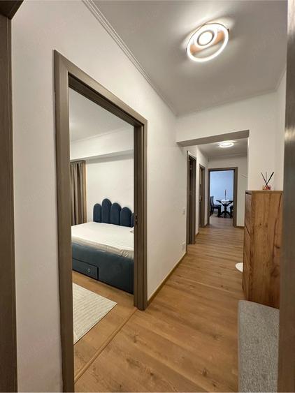 Apartament cu 3 camere decomandat, mobilat în Dacia
