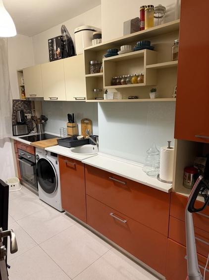 Apartament cu 3 camere semidecomandat în Ultracentral