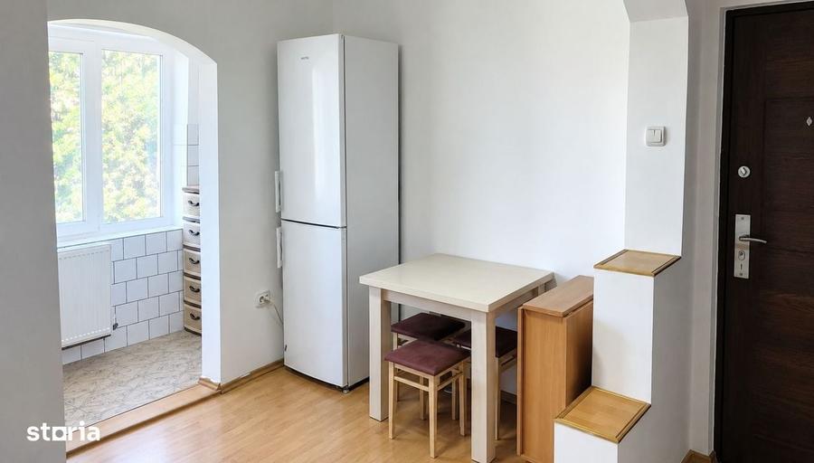 Apartament cu 2 camere decomandat în Soarelui
