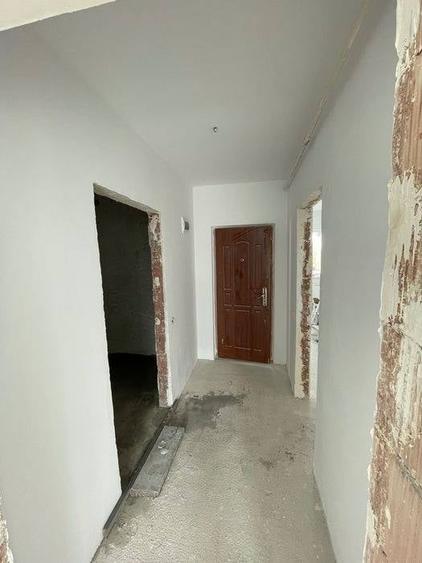 Apartament cu 2 camere decomandat în Europa