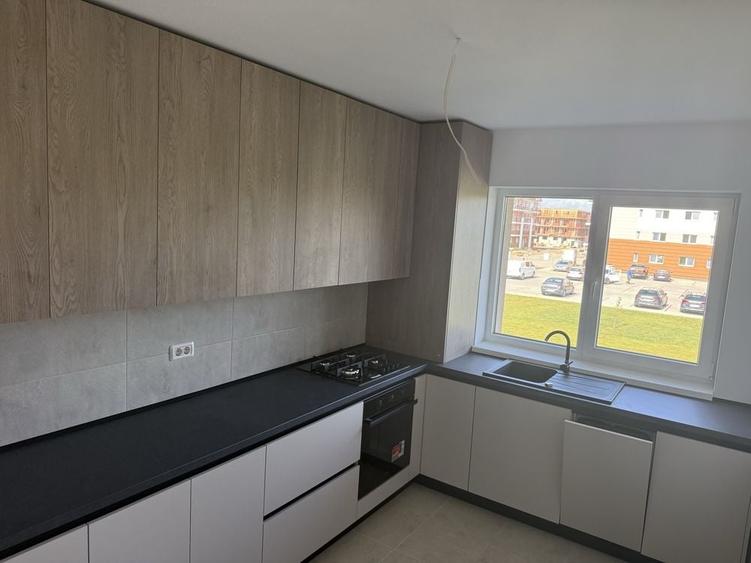Apartament cu 3 camere decomandat în Sânpetru
