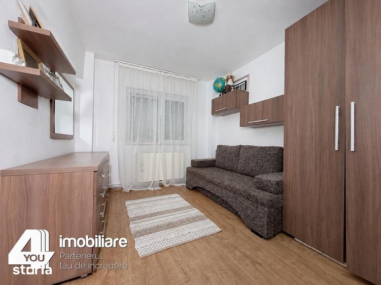 Apartament cu 4 camere semidecomandat în Alfa