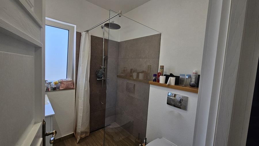 Casă individuală cu 4 camere cu Canalizare în Mărăști