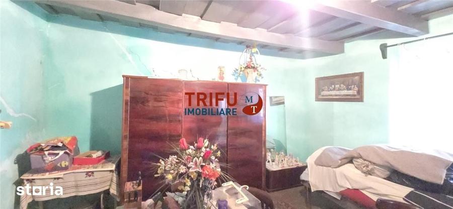 Casă cu 3 camere cu Teren 1827 Mp în Central
