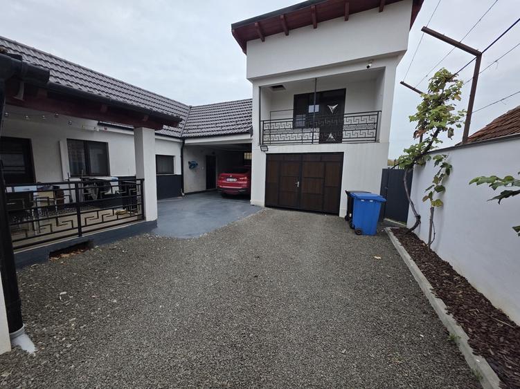 Casă cu 4 camere cu Teren 800 Mp în Botiz