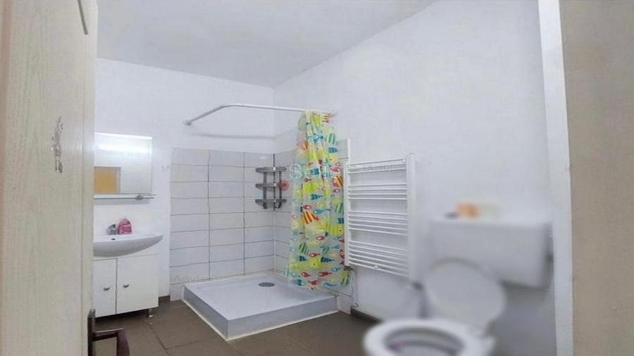 Casă individuală cu 31 camere cu Canalizare în Blumăna