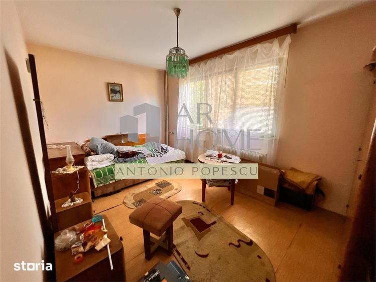 Apartament cu 3 camere semidecomandat în Vest