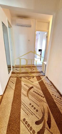Apartament cu 3 camere decomandat, mobilat în Girocului