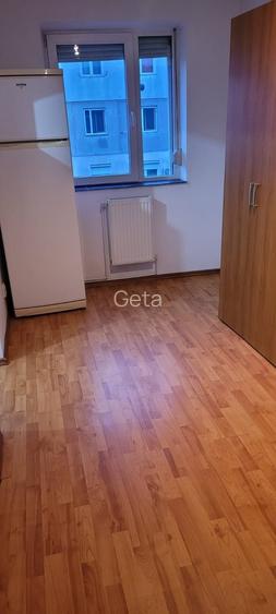 Vand apartament cu 2 camere