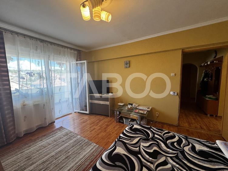 Apartament cu 4 camere decomandat, mobilat în Cisnădie
