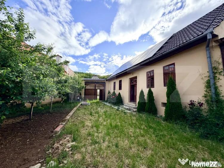 Casă cu 2 camere cu Teren 500 Mp în Gârbova