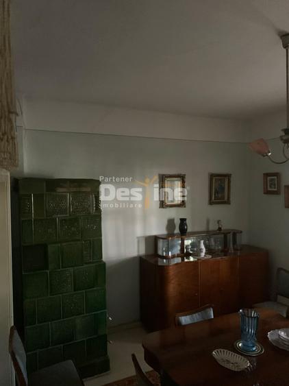 Casă individuală cu 6 camere cu Garaj în Brusturoasa