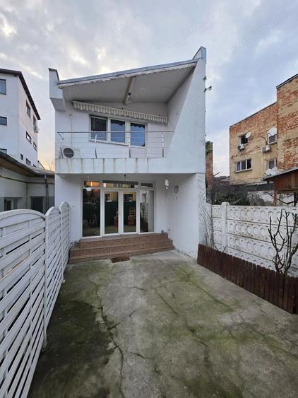 Casă cu 4 camere cu Teren 100 Mp în Calea Călărașilor
