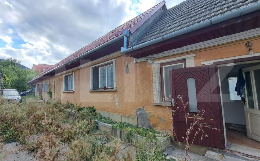 Casă individuală cu 4 camere cu Canalizare în Satulung