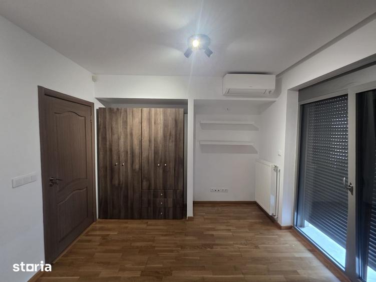 Apartament cu 4 camere în Băneasa