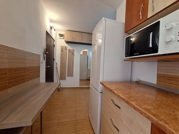 Garsonieră decomandată, mobilată în Freidorf