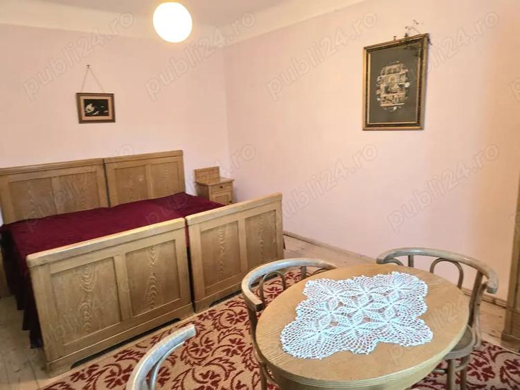 Casă cu 4 camere în Bușteni